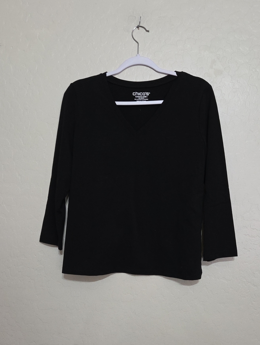 Chico's Black V-Neck 3/4 Sleeve Top — Classic Stretch Knit